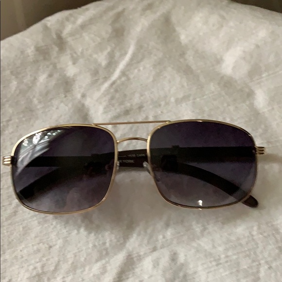 NYS NewYork Hewes Street 1638 women’s sunglasses - Picture 1 of 4